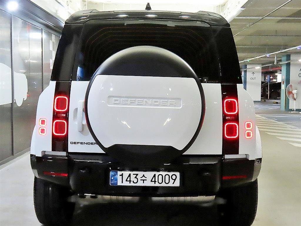 랜드로버 올 뉴 디펜더 110 D300 X다이나믹 HSE - 이미지 5