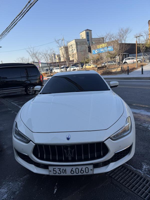 마세라티 기블리(3세대) 3.0S Q4 그란루쏘 - 이미지 4