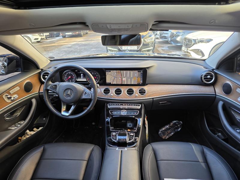 벤츠 E클래스(5세대) E300 4매틱 익스클루시브 스탠다드 - 이미지 4