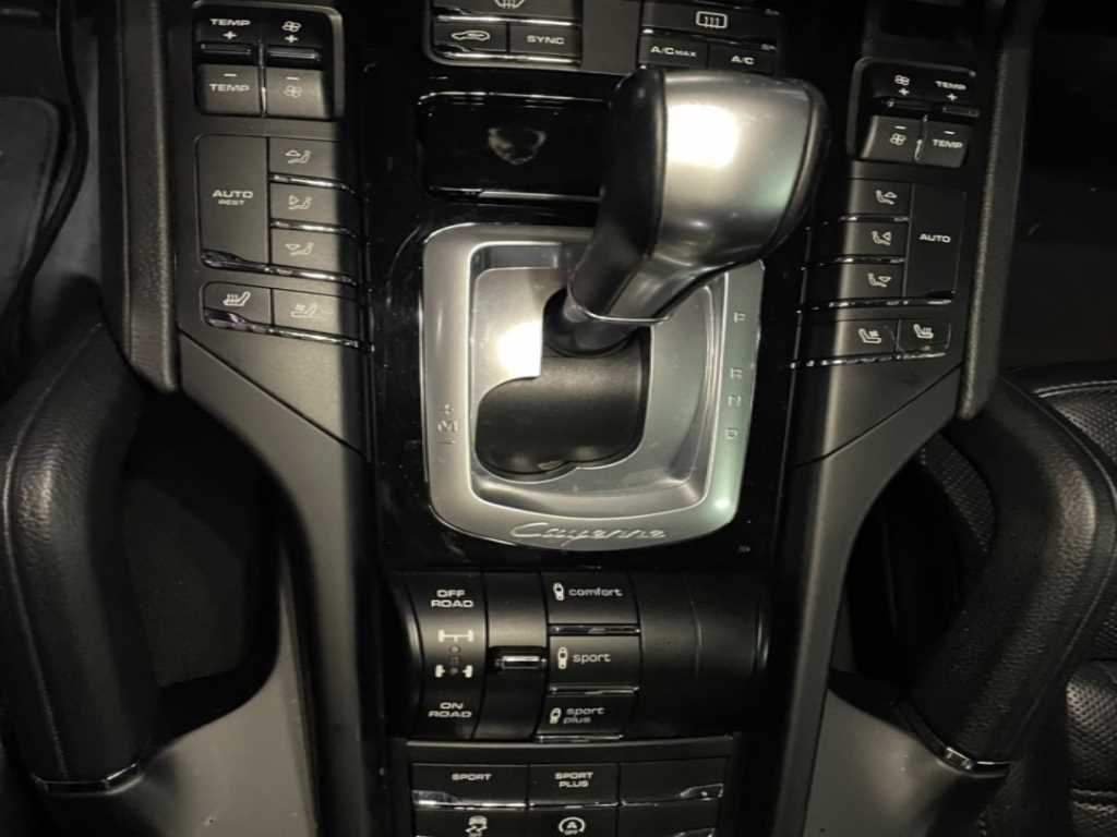 포르쉐 카이엔(2세대) 디젤 3.0 플래티넘에디션 - 이미지 4