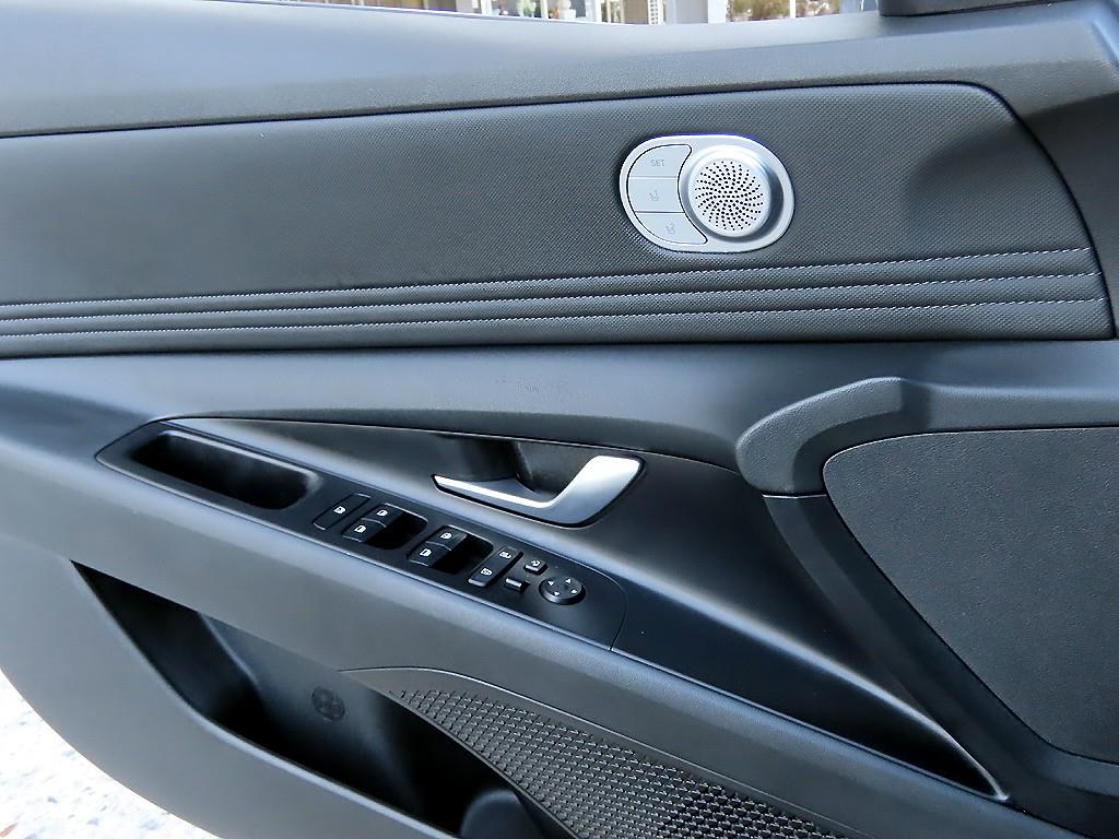 현대 아반떼(CN7) 1.6 가솔린 인스퍼레이션 - 이미지 19