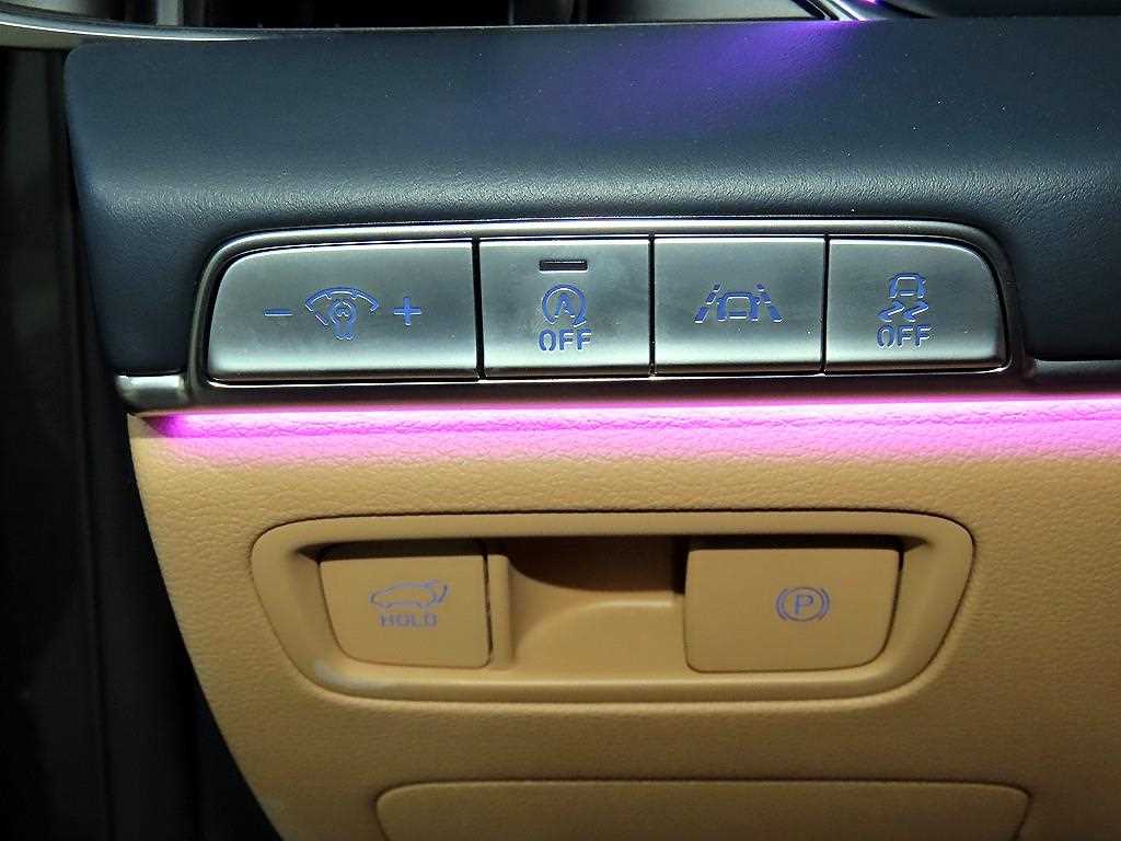 제네시스 GV80 2.5 가솔린 AWD 기본형 - 이미지 17