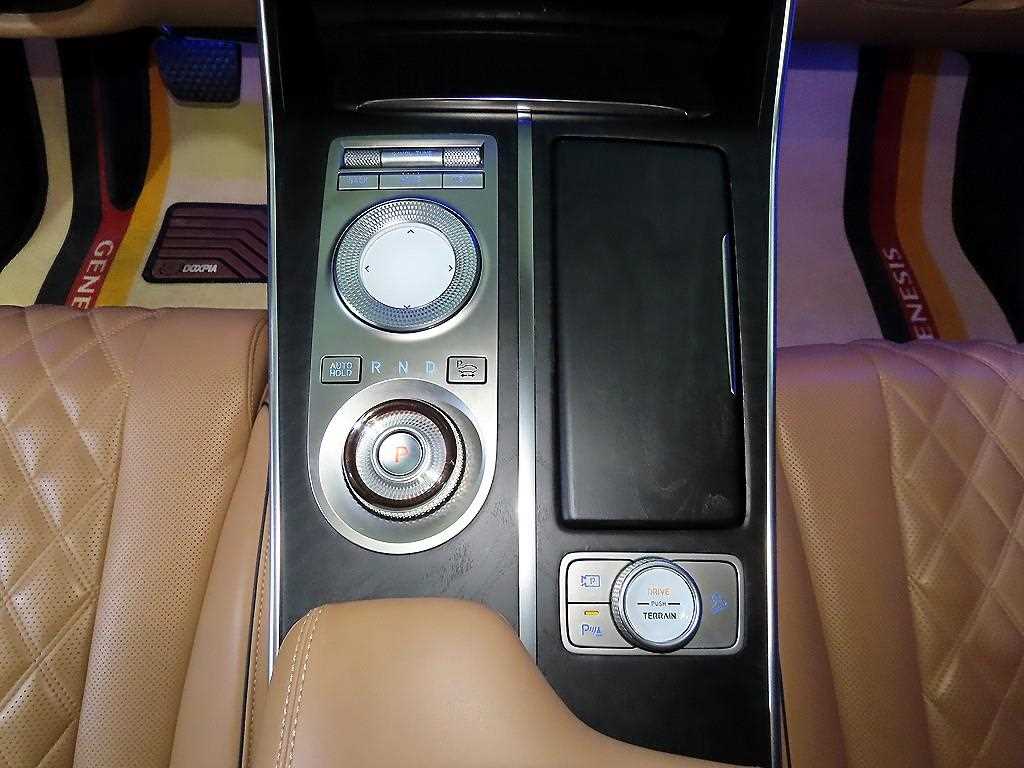 제네시스 GV80 2.5 가솔린 AWD 기본형 - 이미지 2