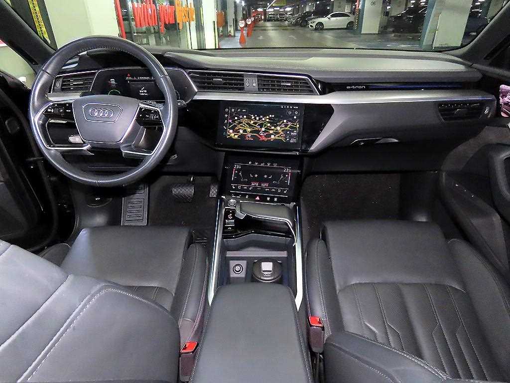 아우디 e-트론 55 콰트로