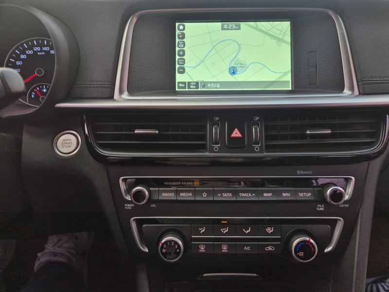 기아 뉴 신형K5 2.0 가솔린 럭셔리 - 이미지 2