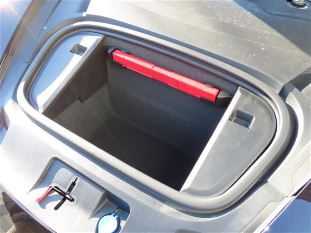 포르쉐 타이칸 EV 4S - 이미지 18