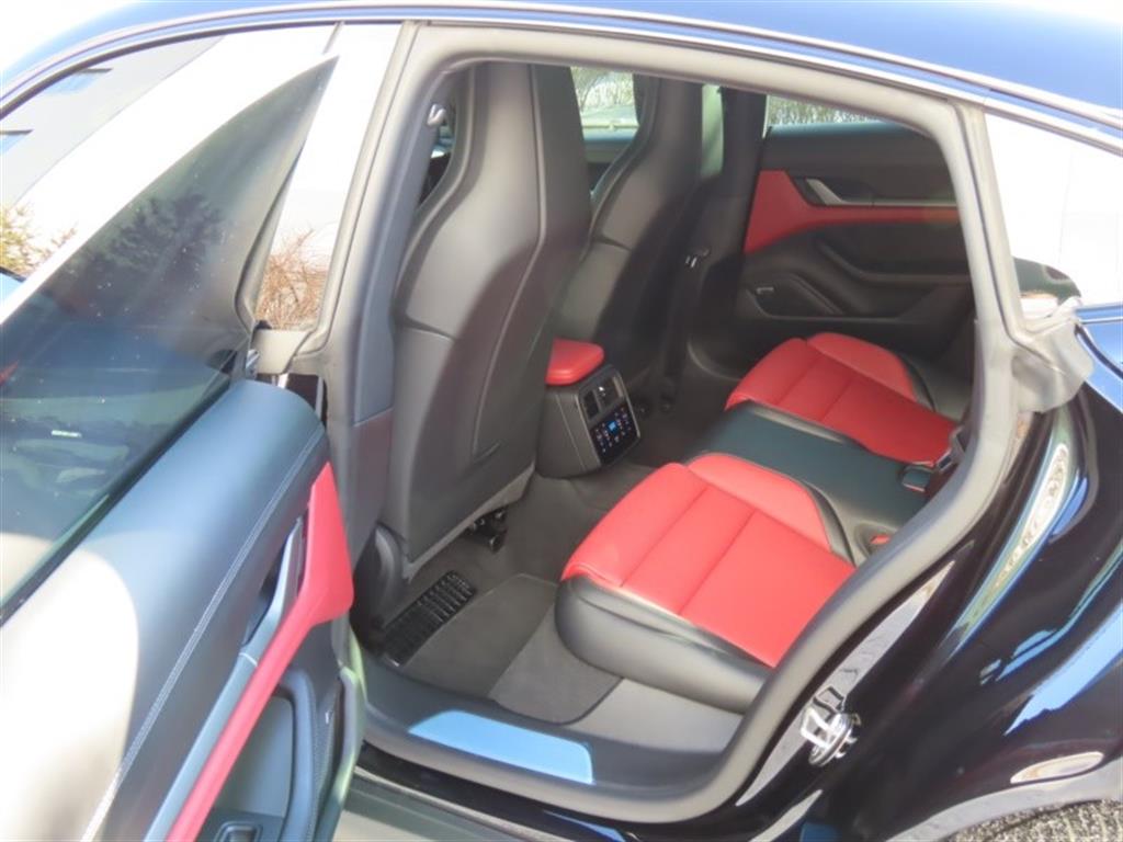 포르쉐 타이칸 EV 4S - 이미지 8