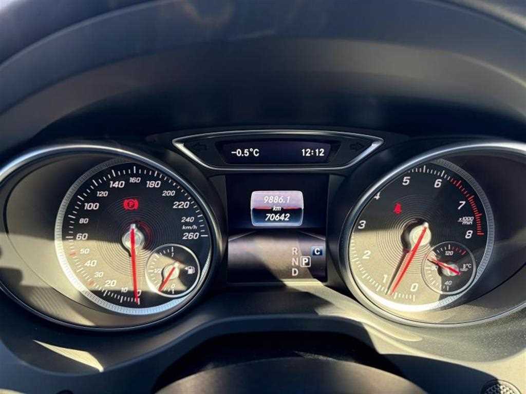 벤츠 GLA클래스 GLA 220 - 이미지 2