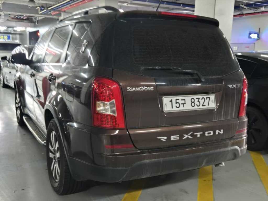 KG모빌리티(쌍용) 렉스턴W 2.0 2WD RX7 럭셔리 - 이미지 15