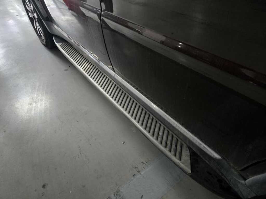 KG모빌리티(쌍용) 렉스턴W 2.0 2WD RX7 럭셔리 - 이미지 3