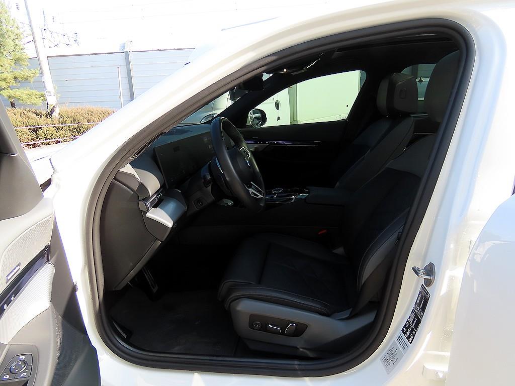 BMW 5시리즈(8세대) 530i xDrive M 스포츠 - 이미지 17