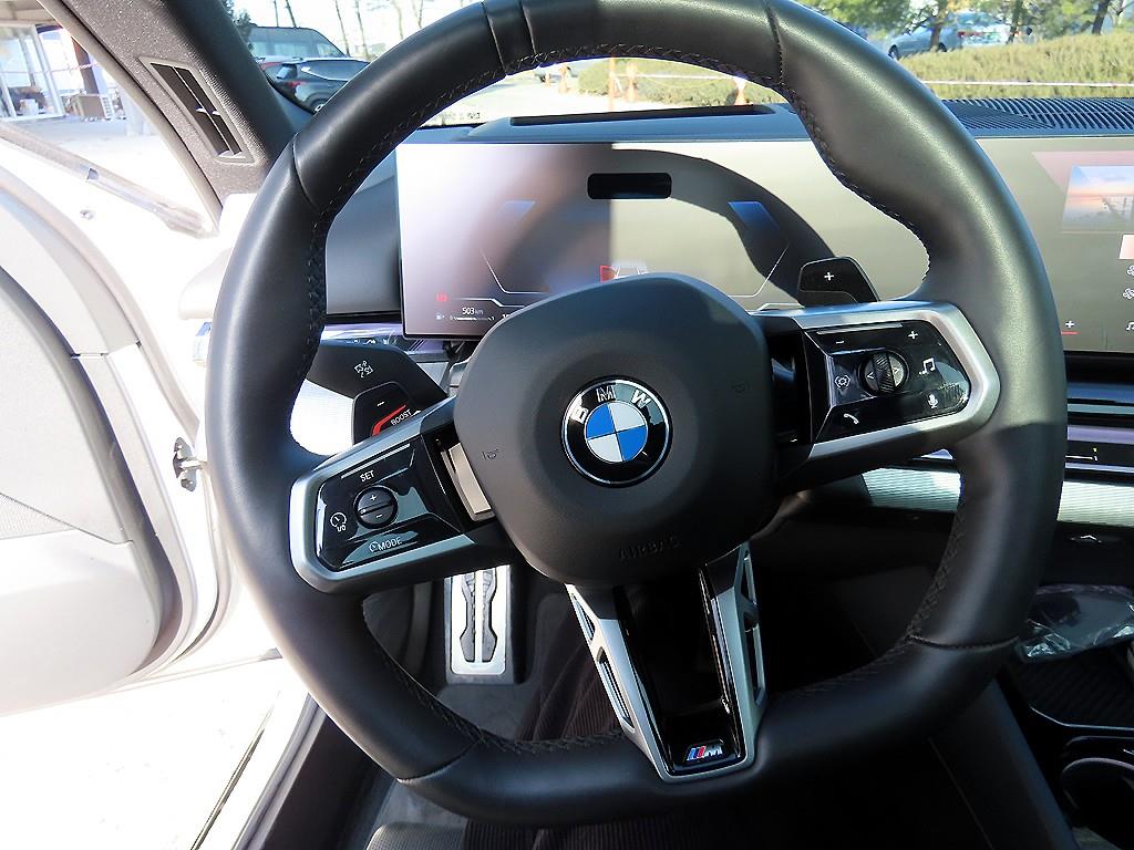 BMW 5시리즈(8세대) 530i xDrive M 스포츠 - 이미지 2