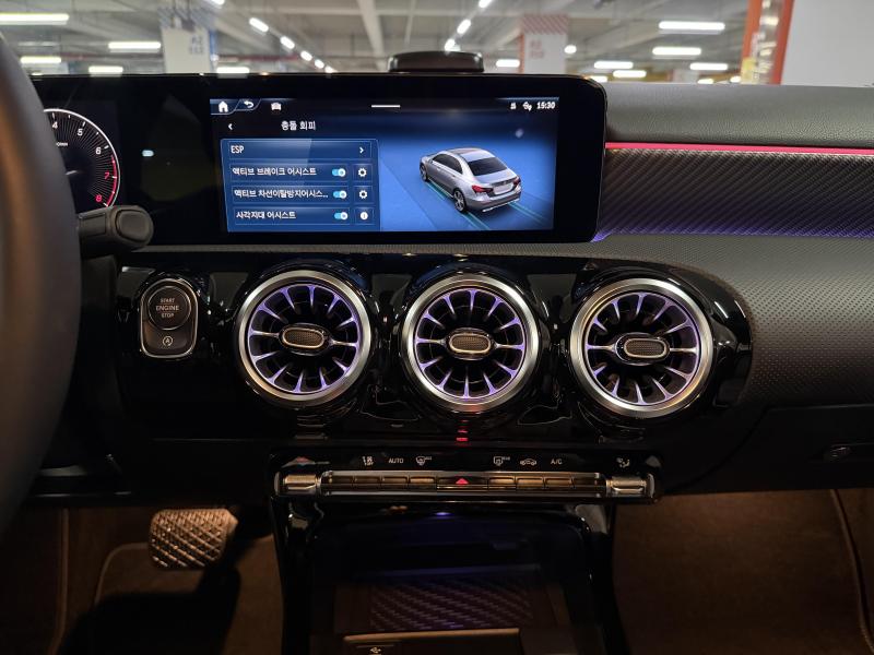 벤츠 A클래스(4세대) A220 세단 - 이미지 13