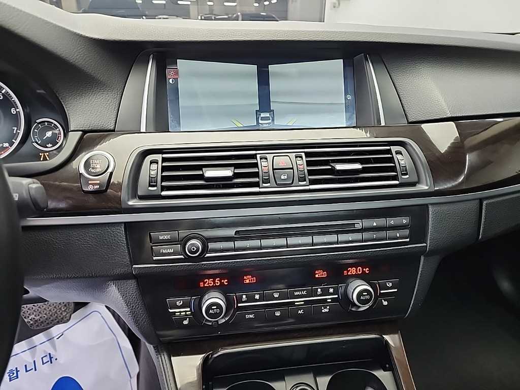 BMW 5시리즈(6세대) 528i - 이미지 8