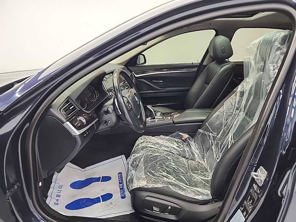 BMW 5시리즈(6세대) 528i - 이미지 11