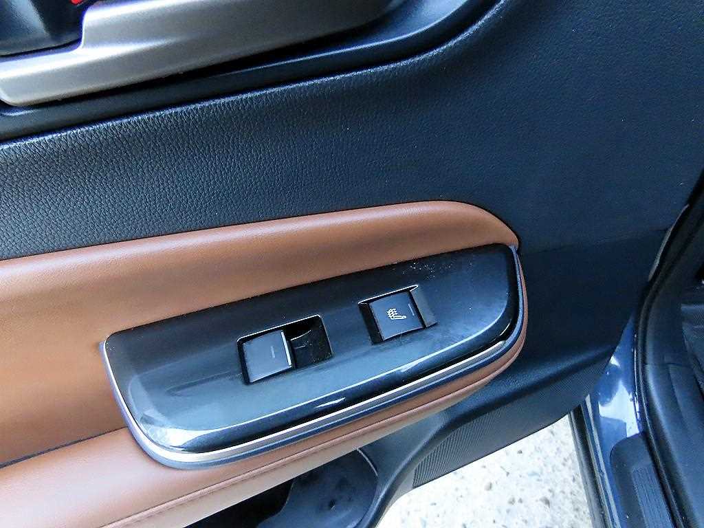 토요타 크라운(16세대) 2.5 하이브리드 - 이미지 7