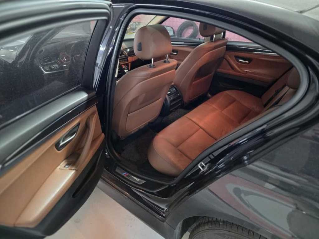 BMW 5시리즈(6세대) 520d xDrive M 에어로다이나믹 - 이미지 3