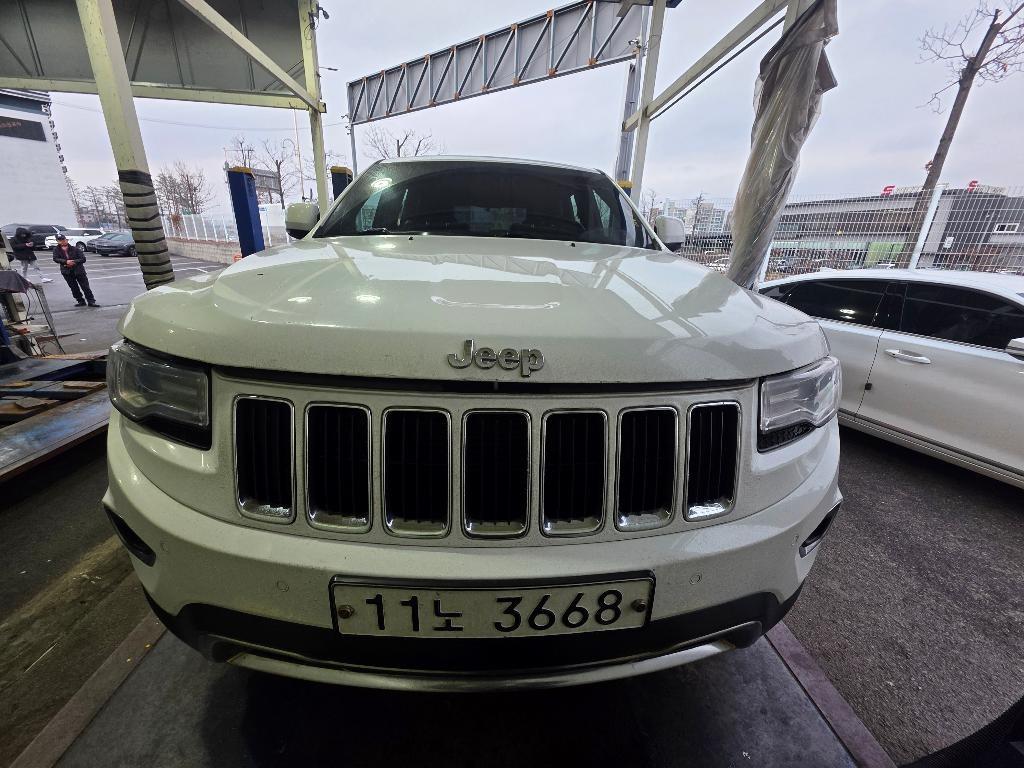 지프 그랜드 체로키(WK2) 3.0 V6 터보디젤 리미티드