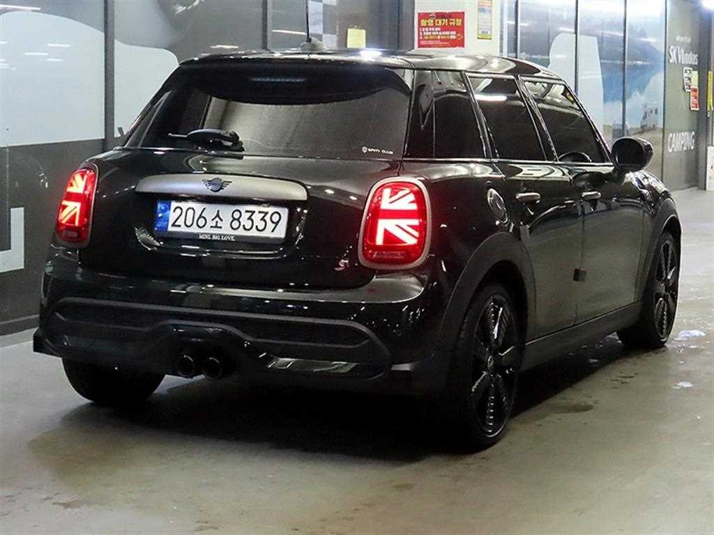 미니 쿠퍼(3세대) 5도어 2.0 S 레솔루트 에디션 - 이미지 5