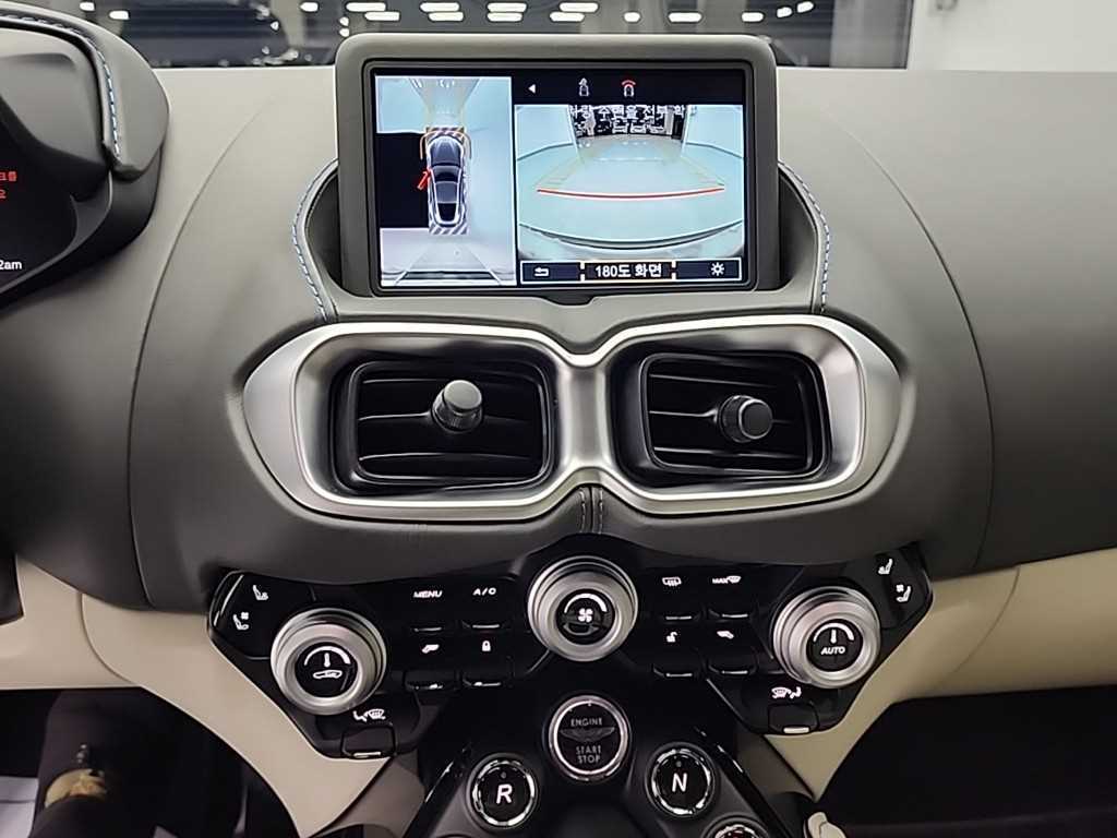 애스턴마틴 밴티지(2세대) 4.0 V8 로드스터 - 이미지 12