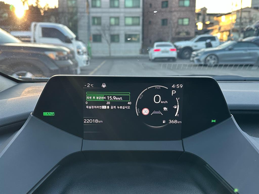 토요타 프리우스(5세대) 2.0 HEV 2WD XLE - 이미지 4