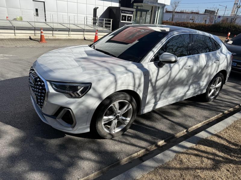 아우디 Q3(2세대) 35 TDI 스포트백 프리미엄 - 이미지 3