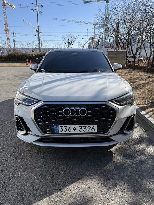 아우디 Q3(2세대) 35 TDI 스포트백 프리미엄 - 이미지 2