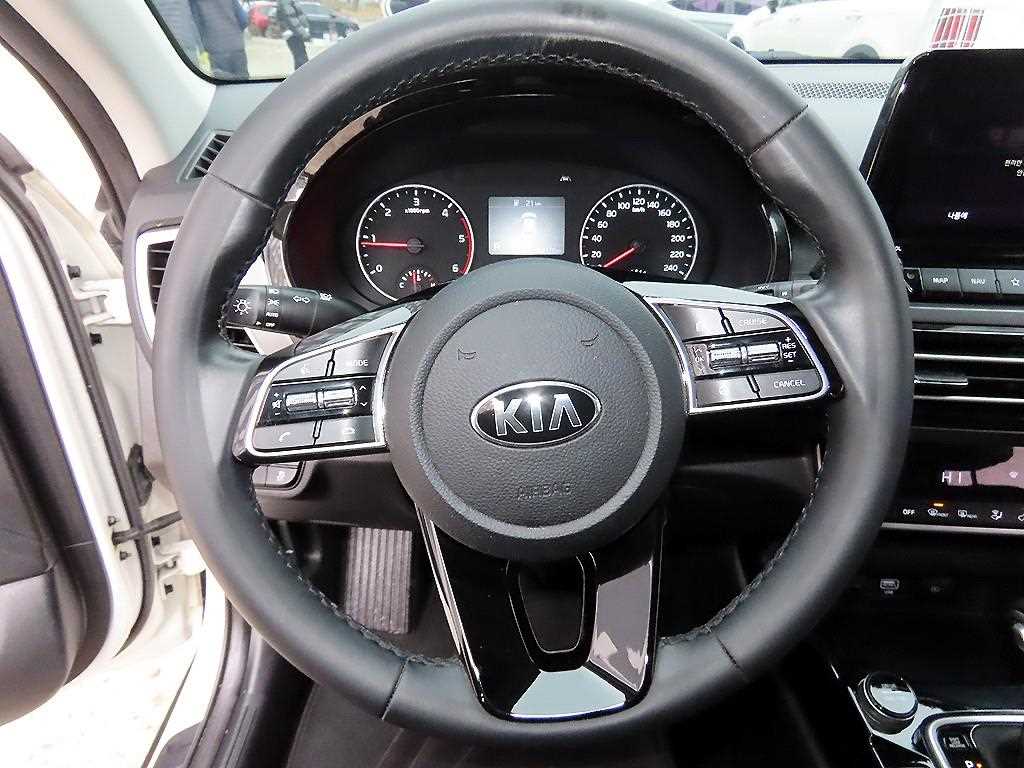 기아 셀토스 1.6 디젤 2WD 프레스티지 - 이미지 4