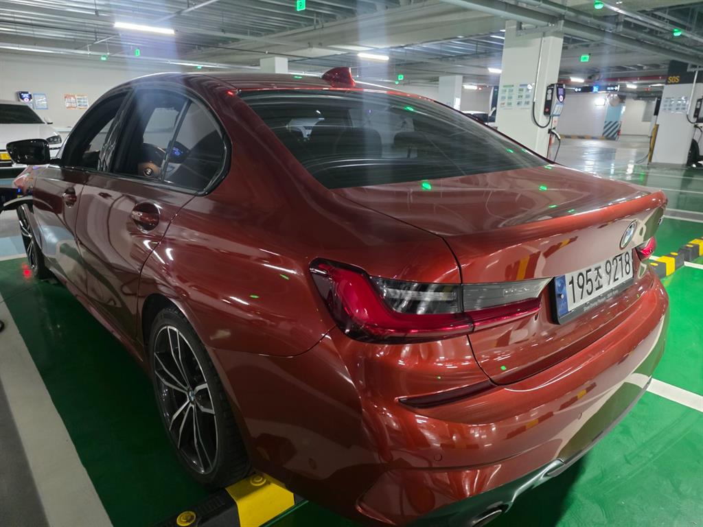 BMW 3시리즈(7세대) 330e M 스포츠 팩