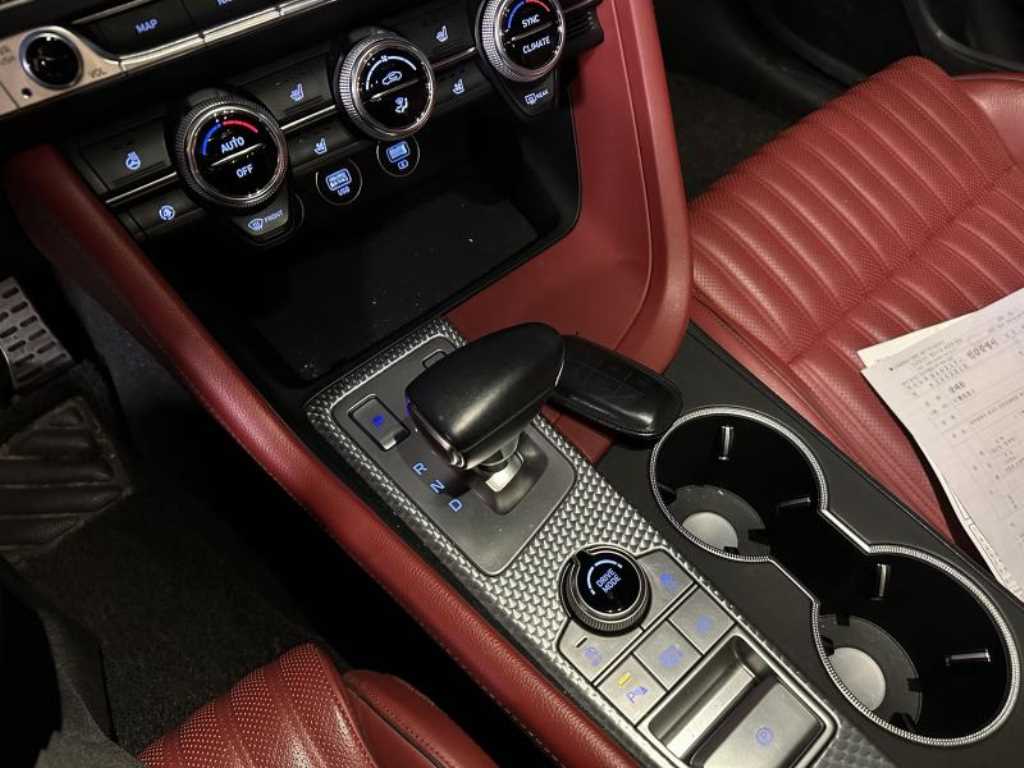 제네시스 더 뉴G70 가솔린 2.0T AWD 스포츠 패키지 - 이미지 12