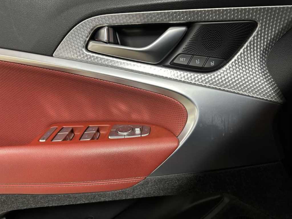 제네시스 더 뉴G70 가솔린 2.0T AWD 스포츠 패키지 - 이미지 6