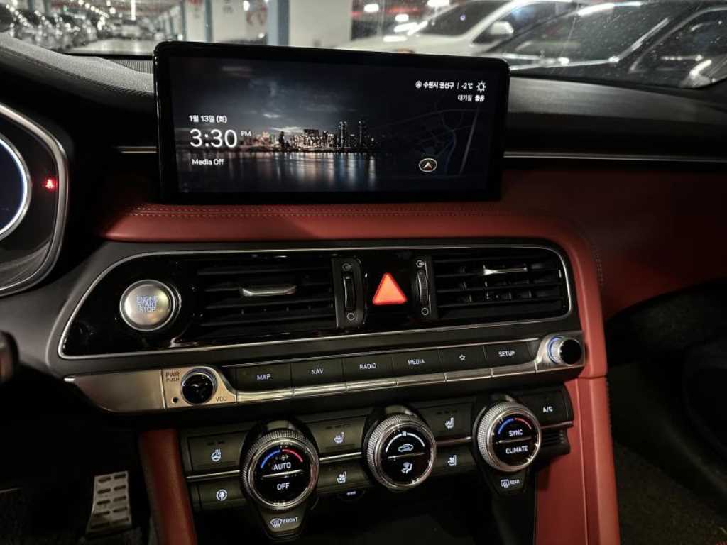 제네시스 더 뉴G70 가솔린 2.0T AWD 스포츠 패키지 - 이미지 3