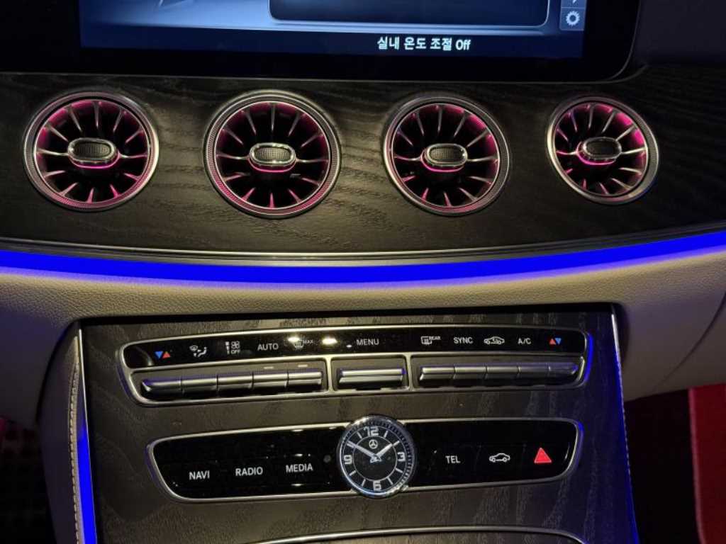 벤츠 E클래스(5세대) 카브리올레 E220d - 이미지 2