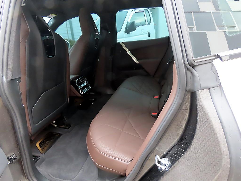 BMW iX xDrive50 스포츠 SE - 이미지 9