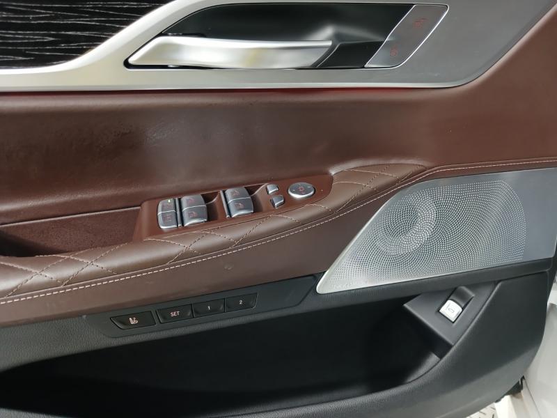 BMW 7시리즈(6세대) 740i sDrive M 스포츠팩 - 이미지 3