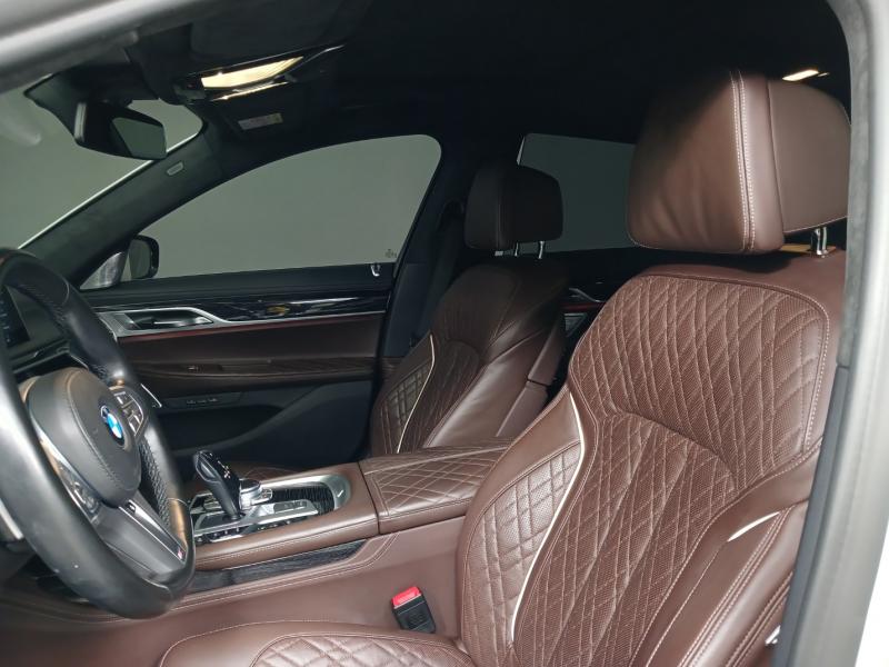 BMW 7시리즈(6세대) 740i sDrive M 스포츠팩 - 이미지 9