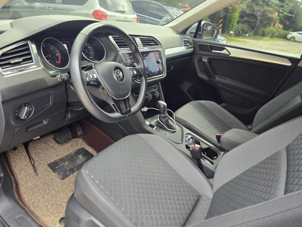 폭스바겐 티구안(2세대) 2.0 TDI - 이미지 13