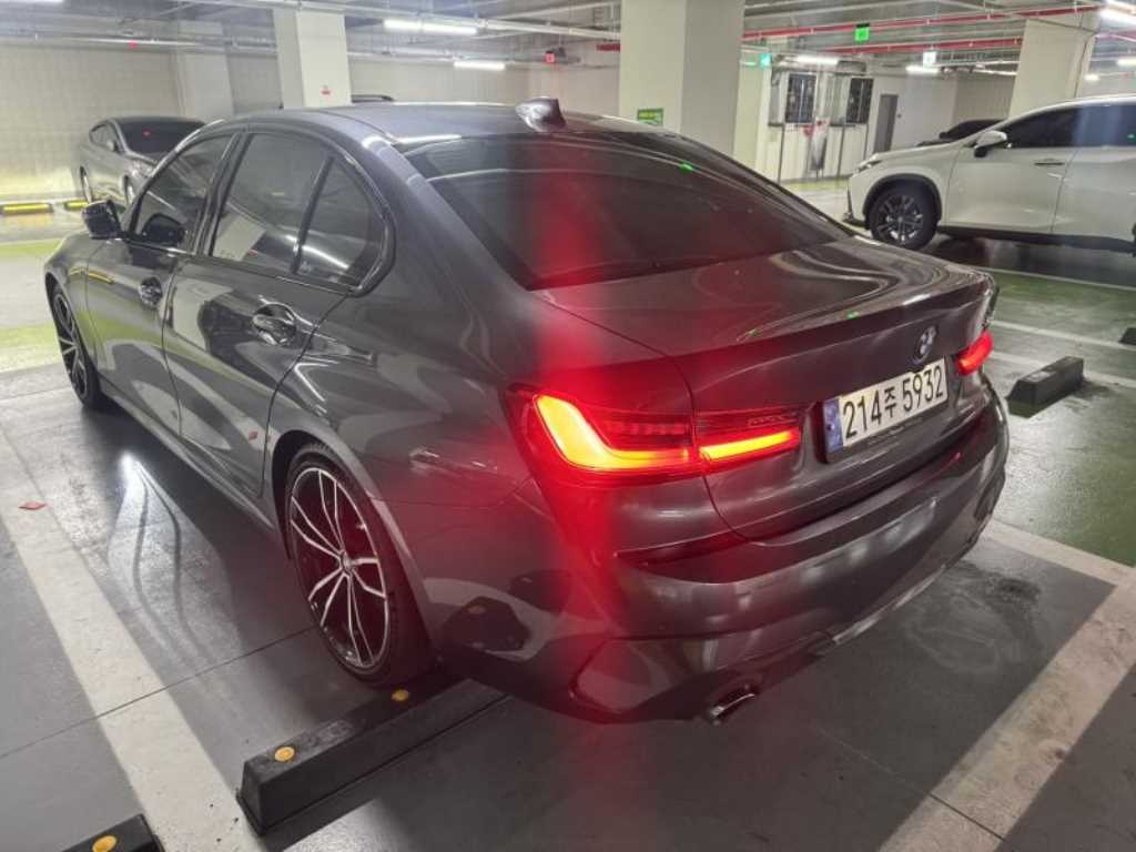 BMW 3시리즈(7세대) 330i M 스포츠팩 - 이미지 2