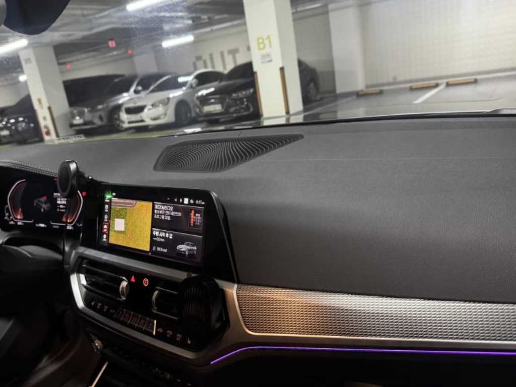 BMW 3시리즈(7세대) 330i M 스포츠팩 - 이미지 9