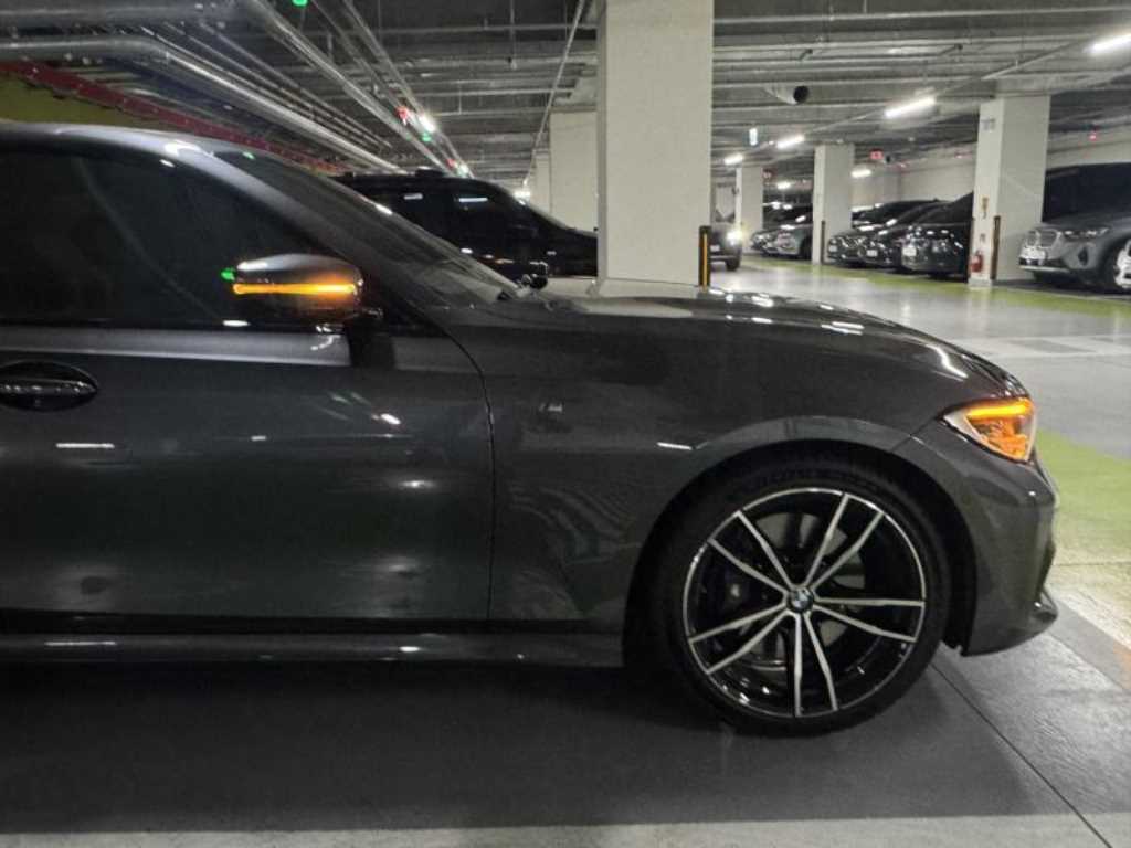 BMW 3시리즈(7세대) 330i M 스포츠팩 - 이미지 4