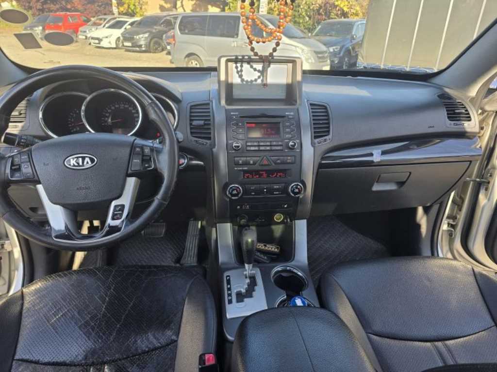 기아 쏘렌토 R 디젤 2.0 2WD TLX 최고급형 - 이미지 8