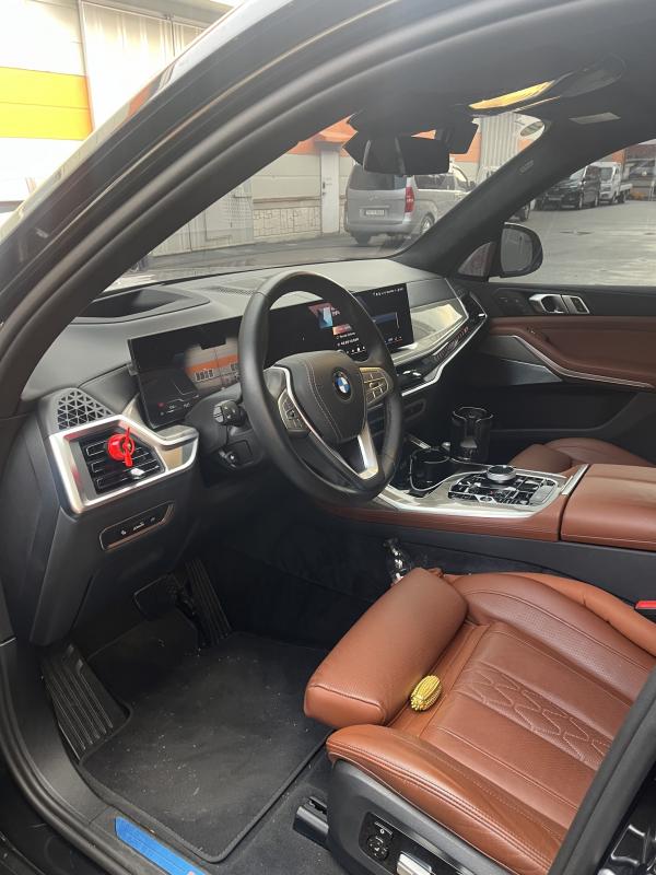 BMW X7 40d xDrive 디자인퓨어 엑셀런스 6인승